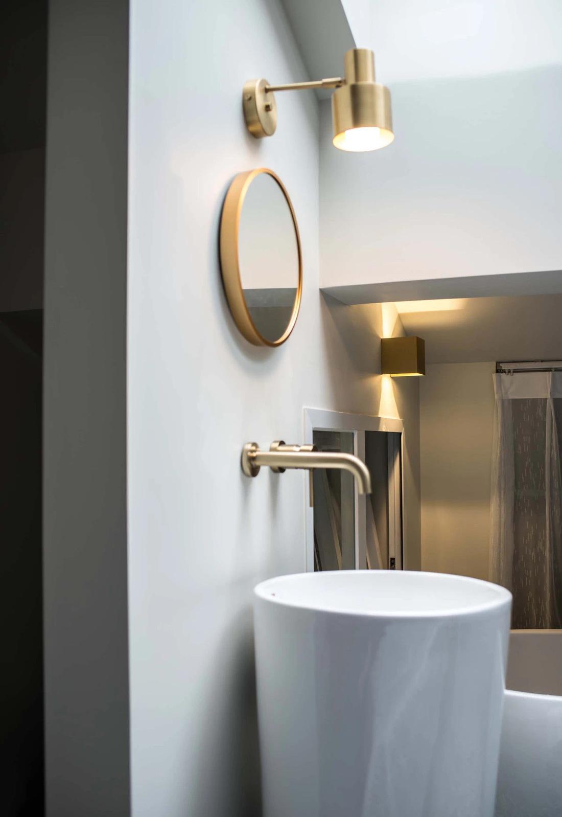 复古阁楼变精致星空浴室,专业设计实现泡澡看星星梦想-52