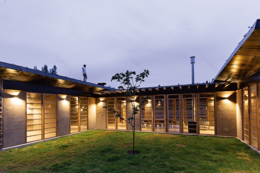 厄瓜多尔 Patios 住宅-45