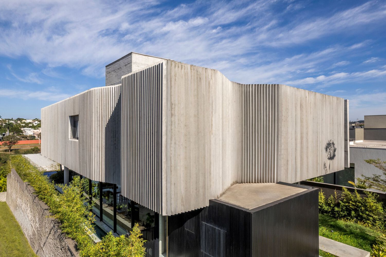 Leo Romano 的优雅 pleated House-1