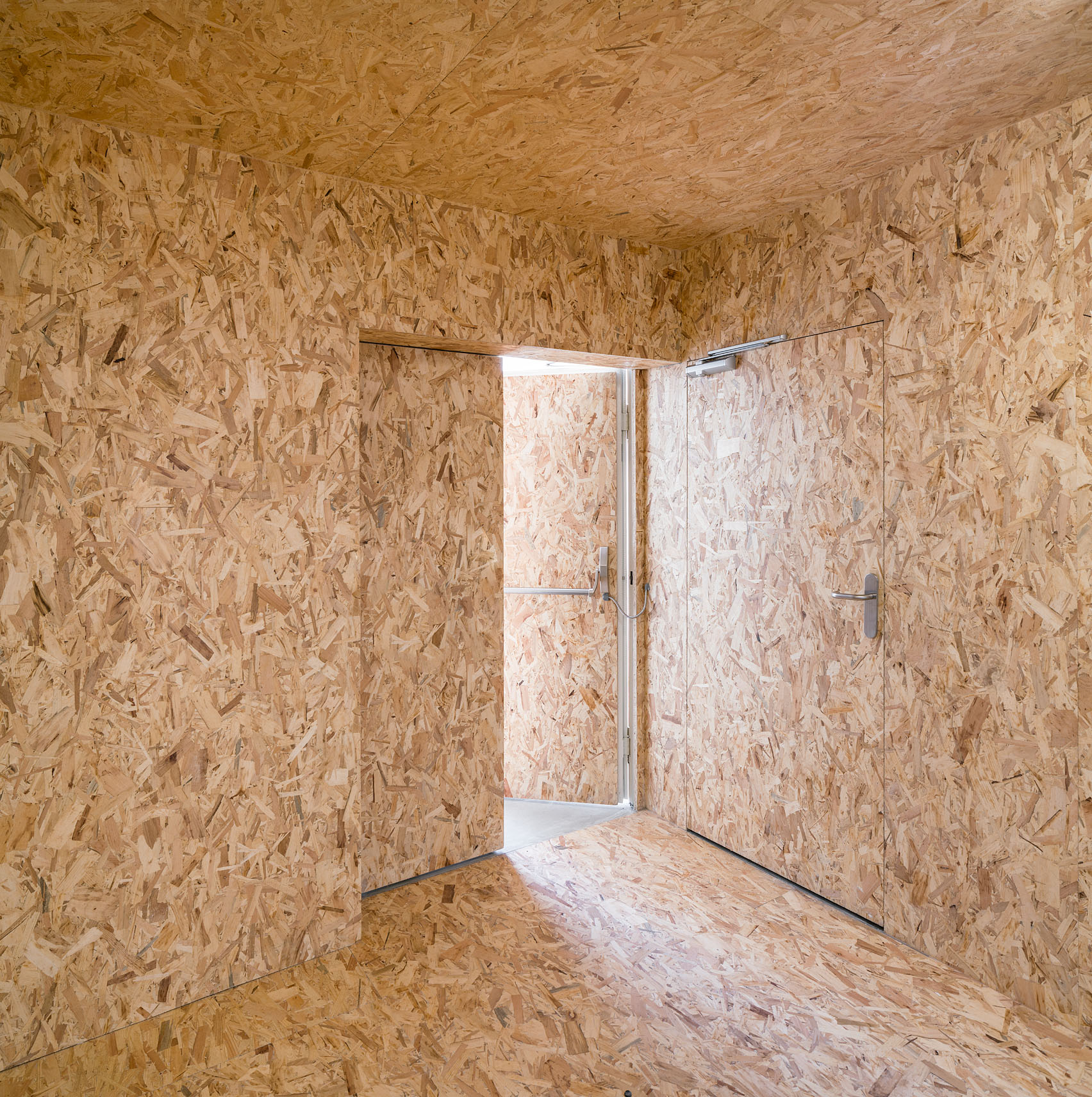 arenas basabe palacios |   BOX IN THE BOX-13