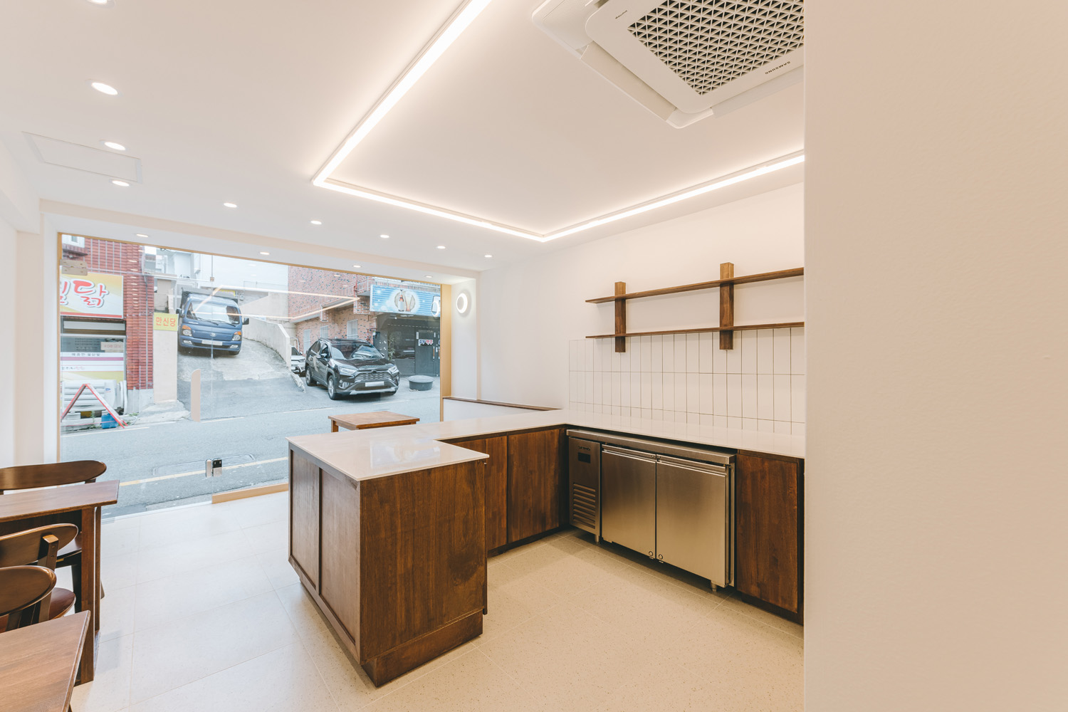 白色与木质，12 平小空间的精致设计-8