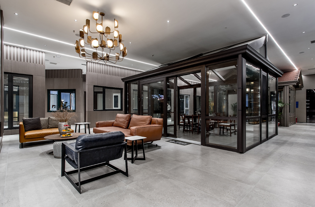 实景新作 / 商业空间 /400㎡系统门窗店，拒绝繁复堆砌的店面空间形式表现-26