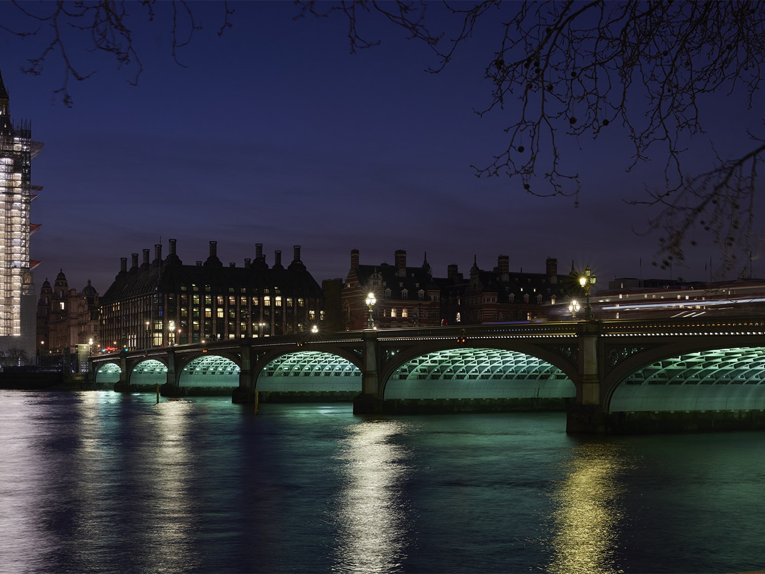 英国“光河”大型灯光装置丨英国伦敦丨Leo Villareal-3