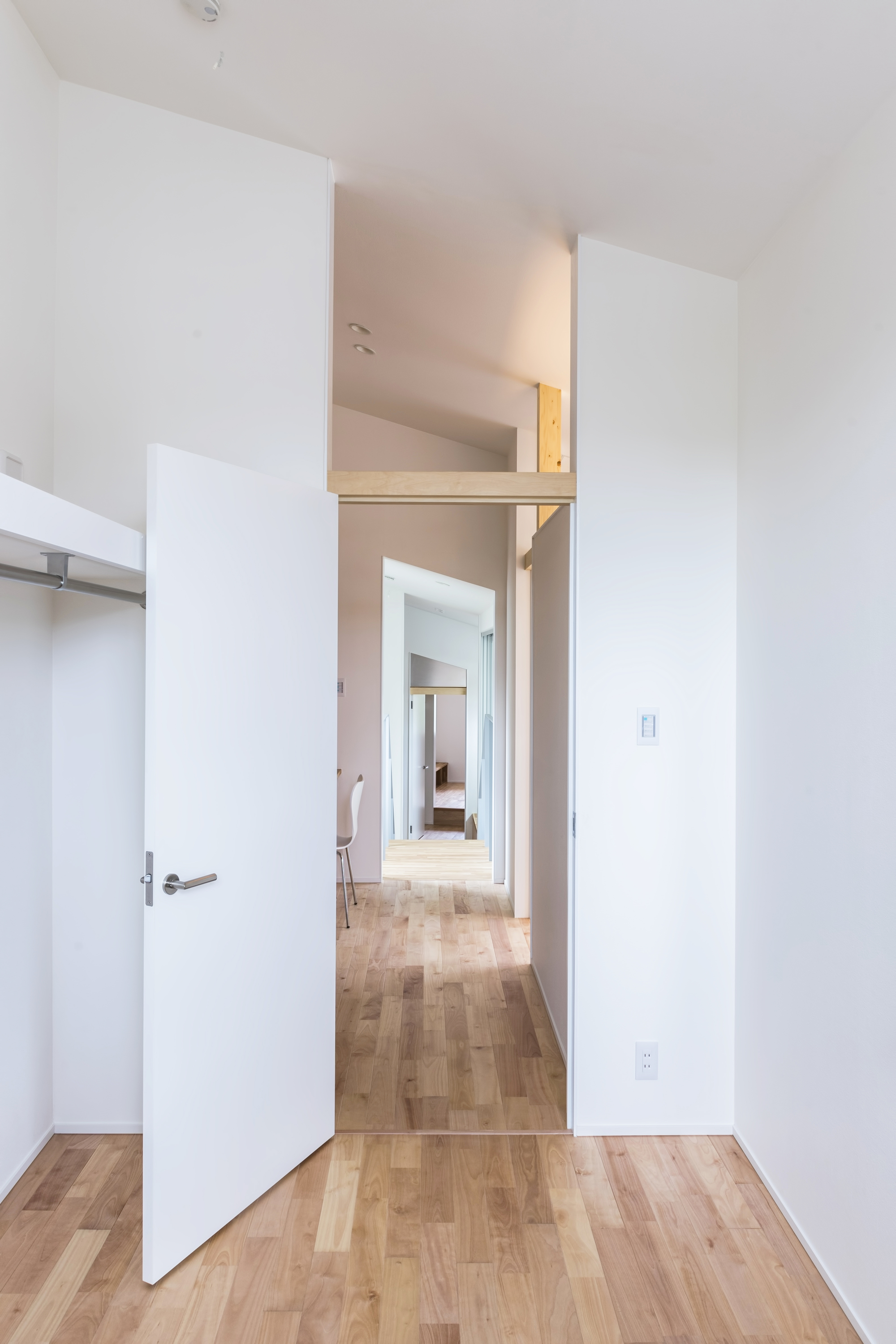 House With 3 Shed Roofs / 416 Architects-21