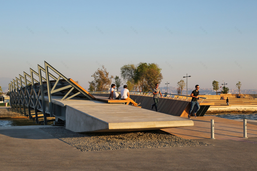 伊兹密尔海滨重塑项目 · Bostanlı日落休息室&人行天桥-44