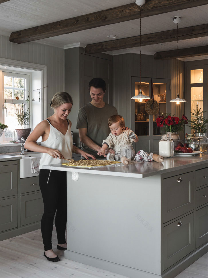 温馨瑞典小屋,Carina Olander 的冬季美学-3