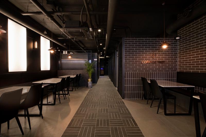 50 坪韩牛专卖店 | 现代黑色风格打造高级就餐体验-3