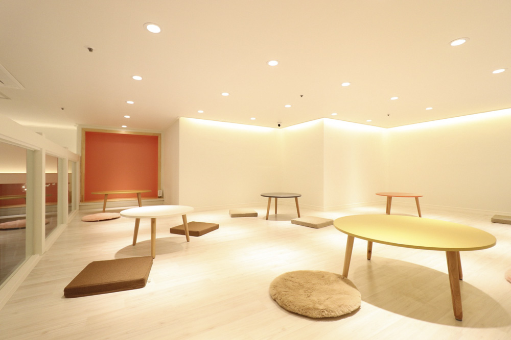 40 平釜山复式咖啡厅的间接照明设计-12