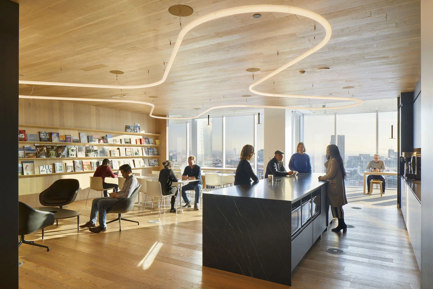 多伦多 KPMB Architects 办公室 | 温馨原木与城市景观的完美结合-27