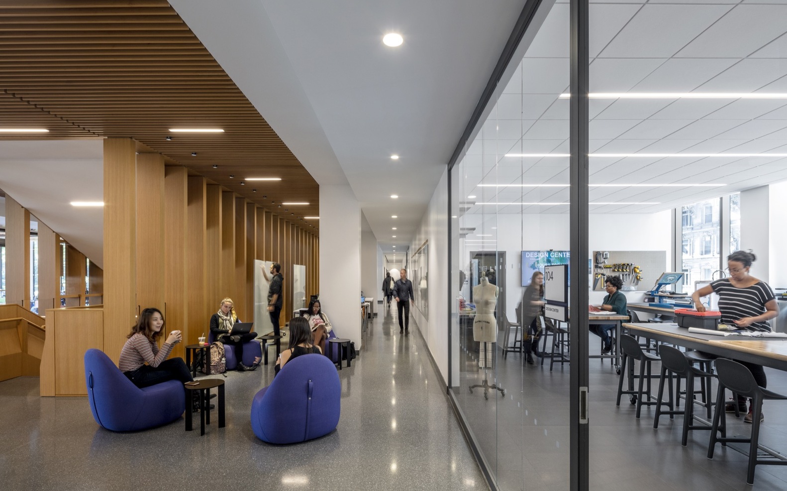 巴纳德学院,米尔斯坦中心 SOM-54