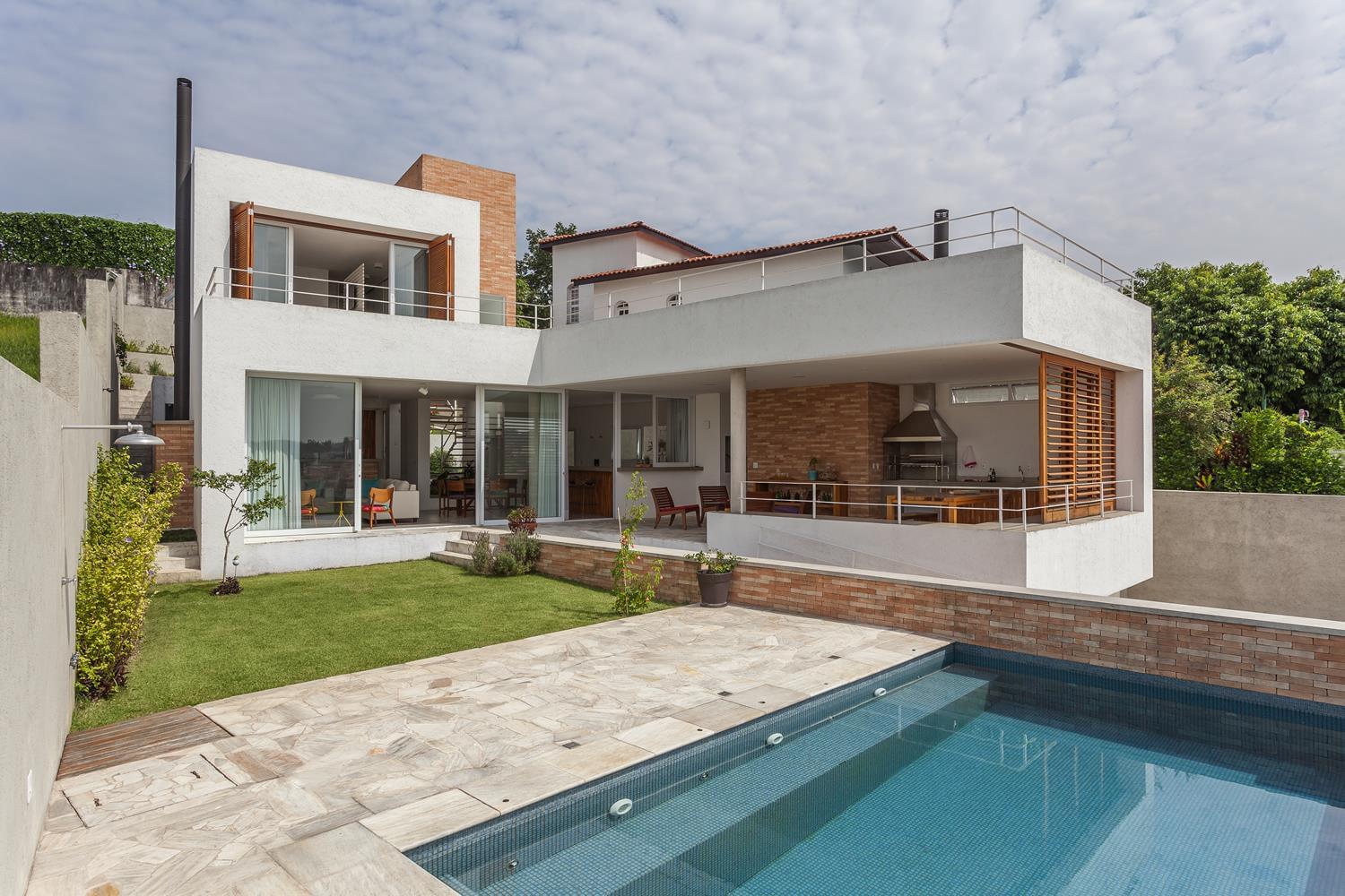 巴西梯形地块上的现代住宅设计-9