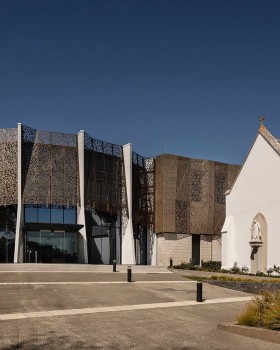Diocesan School for Girls Music & Drama School / McIldowie Partners