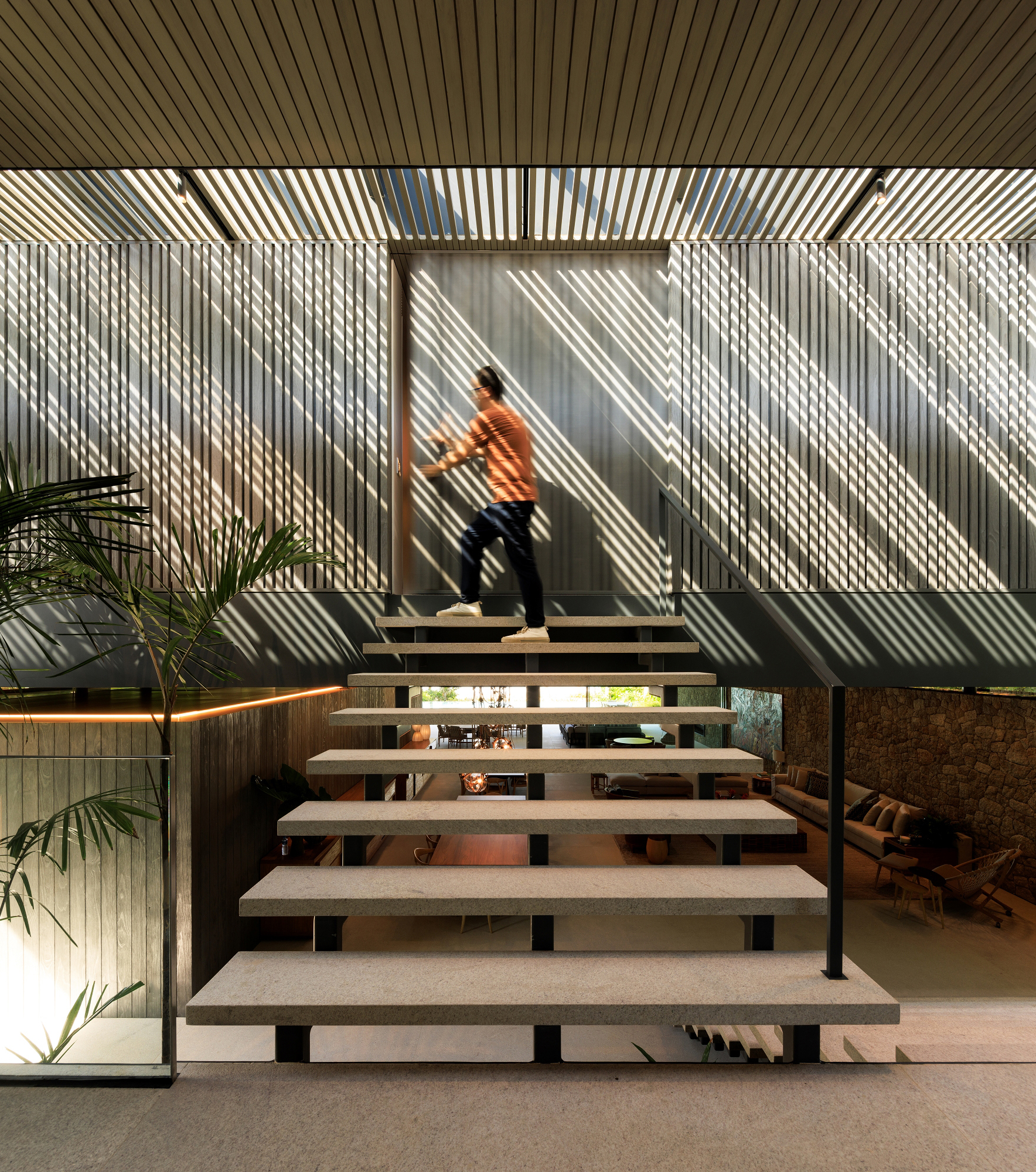 若JO是名字的缩写或者特定名称等保持原样：JO住所
若JO没有特殊意义，可意译为：住宅JO （不过这种说法一般是基于JO有特定指代前提，不然与住宅语义搭配会稍显突兀，最推荐情况一是JO有特定含义时的翻译） 丨巴西圣保罗-55