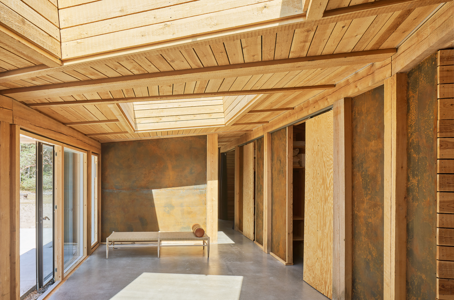 哥特兰海景度假屋 | 垂直木结构与大海的完美融合-33