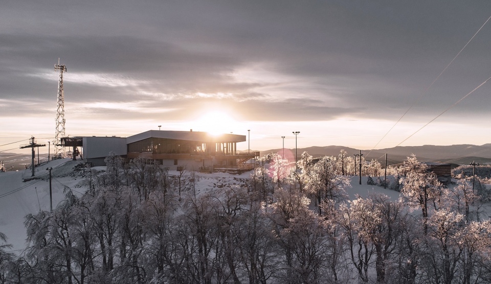 Bromont 山顶小屋 | 自然与人工的巧妙结合-49