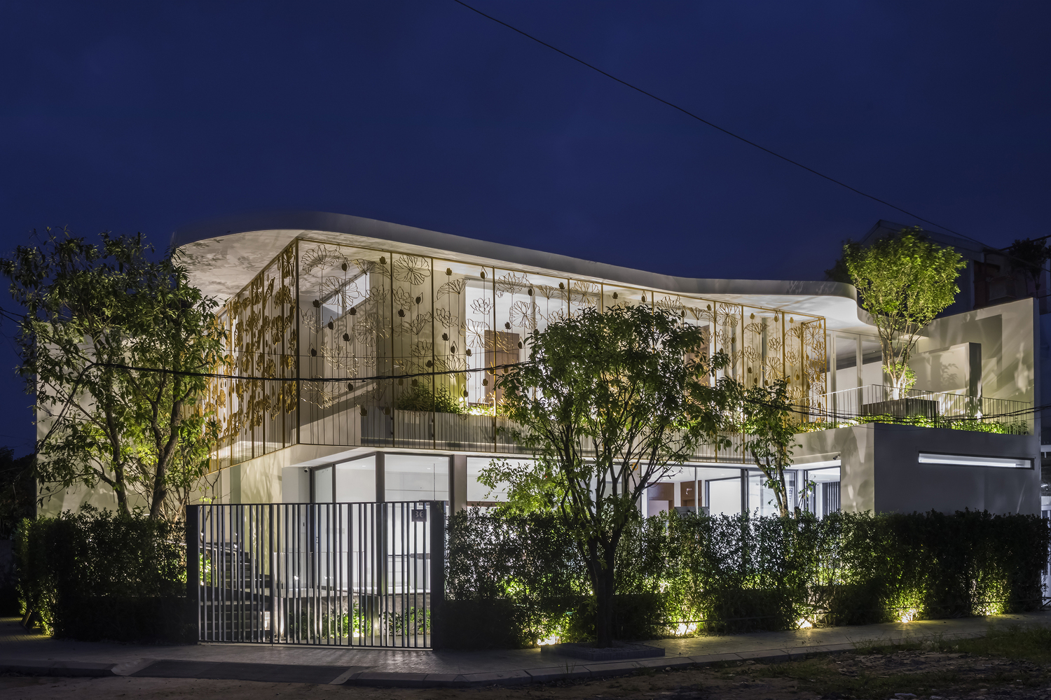 莲意盎然 · 越南残疾女儿的家庭温馨居-30