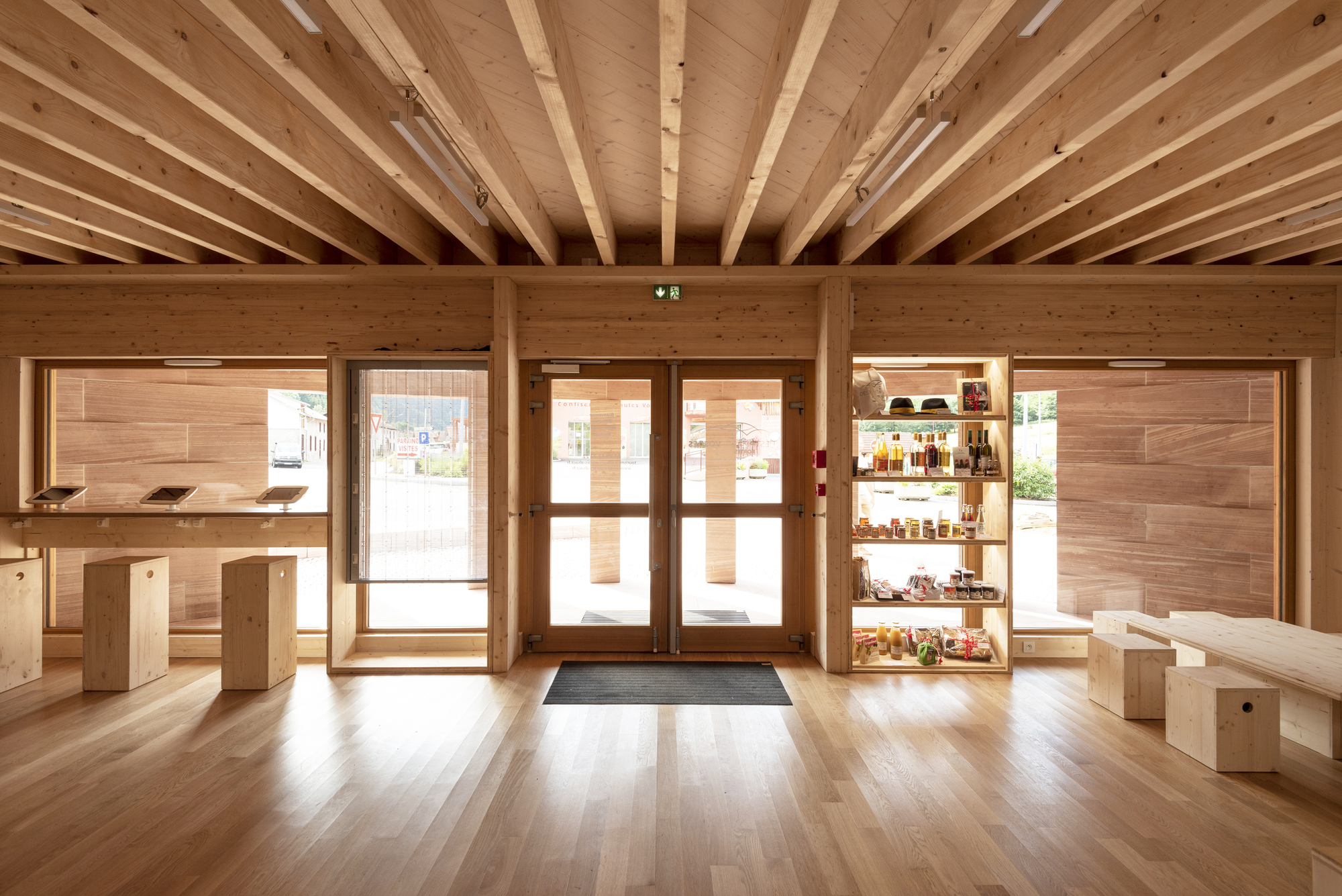 普莱平原游客办公室-9