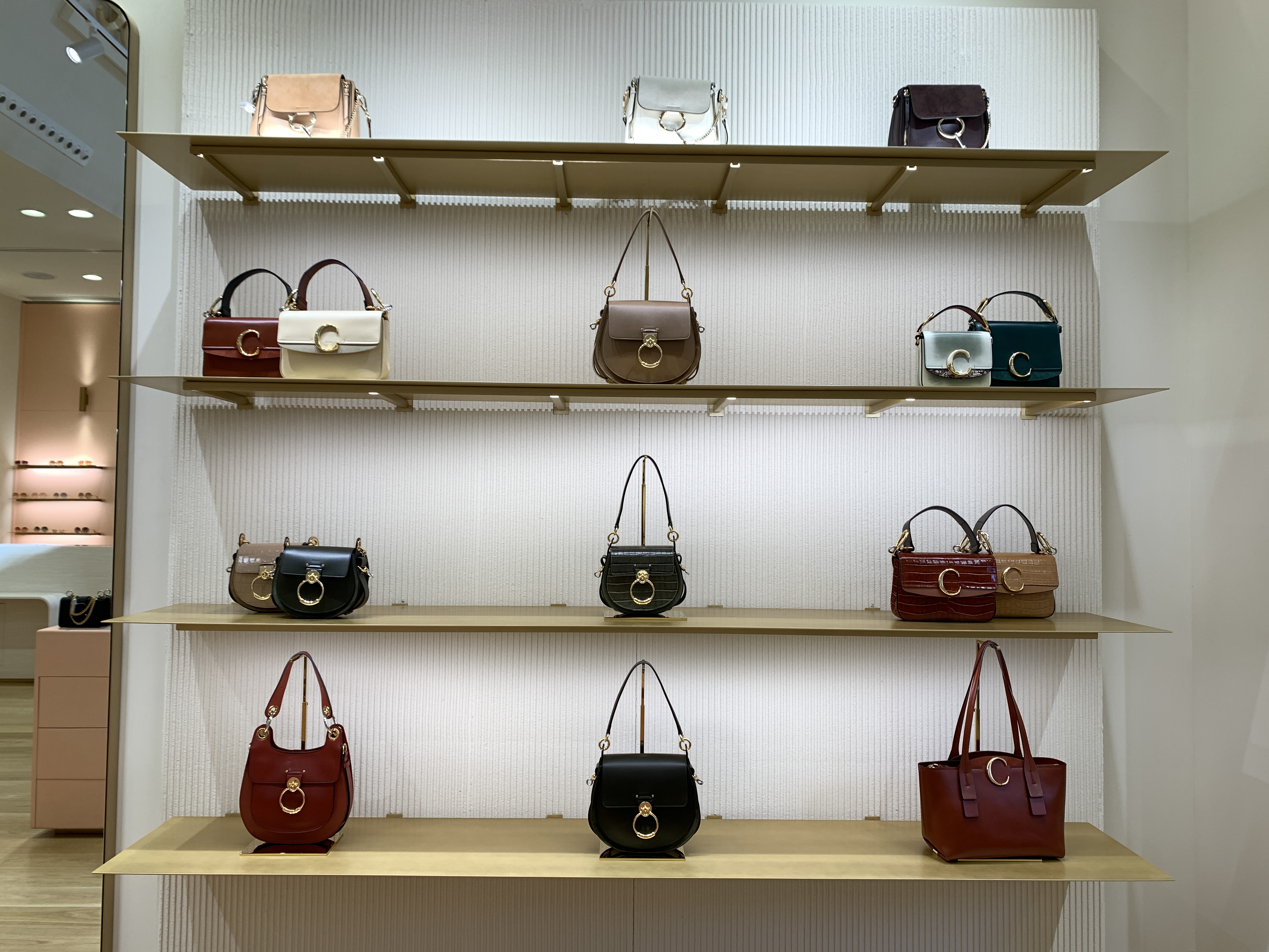 Chloé精品店视觉陈列与橱窗设计项目丨西班牙马德里-29