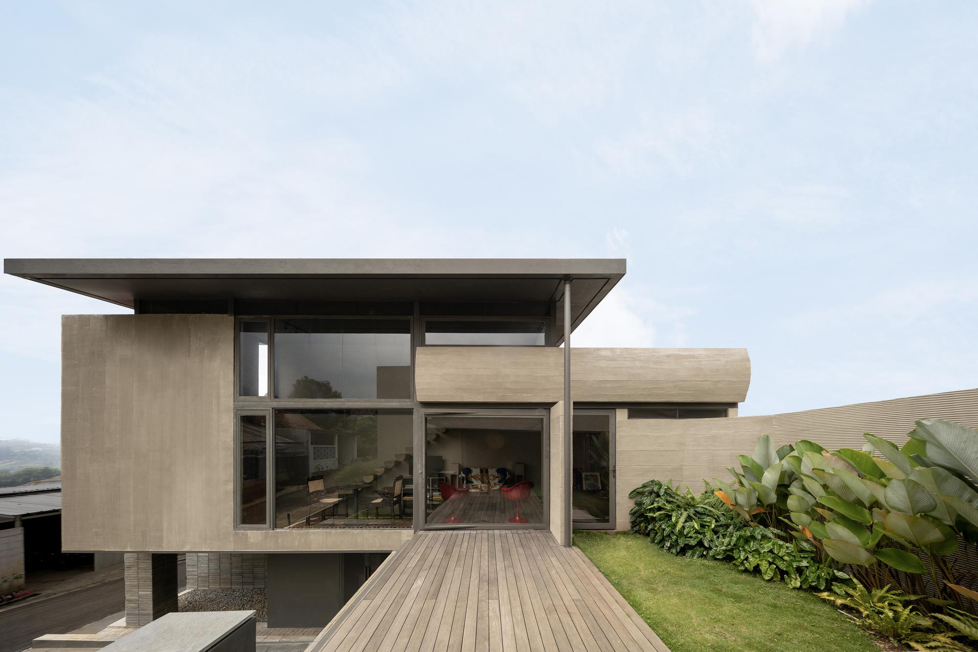 豆腐屋

注：Rumah在印尼语里有房子、屋子的意思，Tahu是豆腐的意思，所以Rumah Tahu House可直译为豆腐屋  丨印度丨suatudio-18