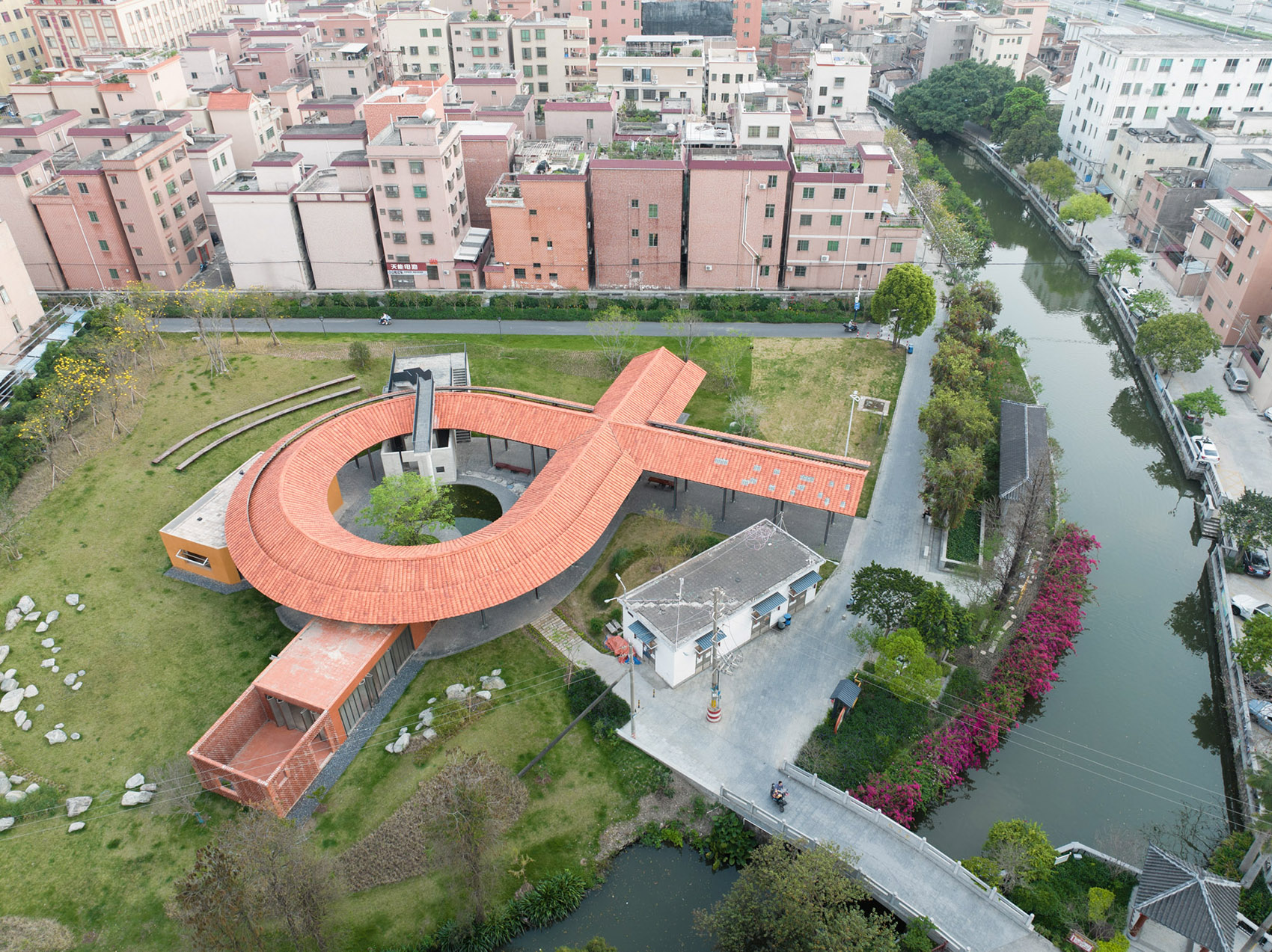 盐步老龙公园丨中国佛山丨竖梁社悬亮子工作室-11