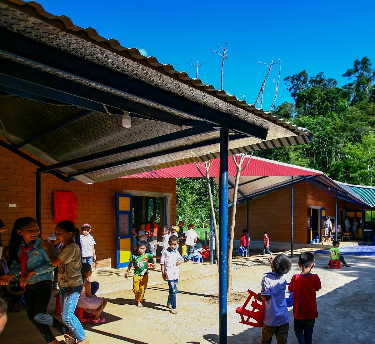 森林中的学校 · 1+1>2 建筑事务所打造独特学习环境-19