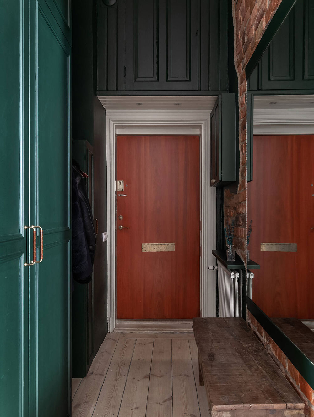 瑞典斯德哥尔摩 48㎡小公寓的绿色与深蓝魅力-16