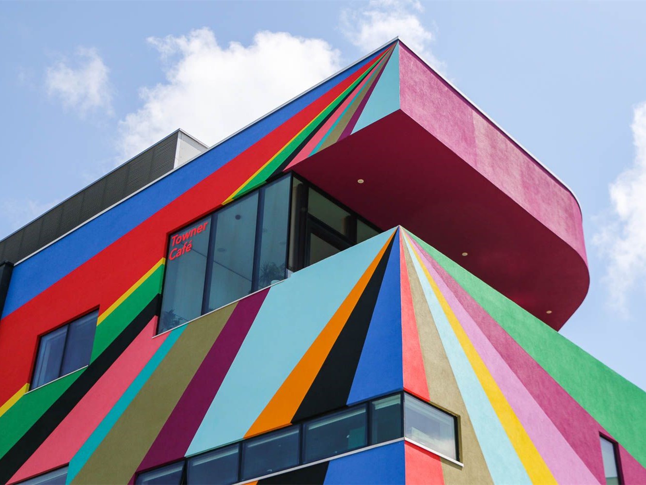 汤纳美术馆外墙几何壁画-3