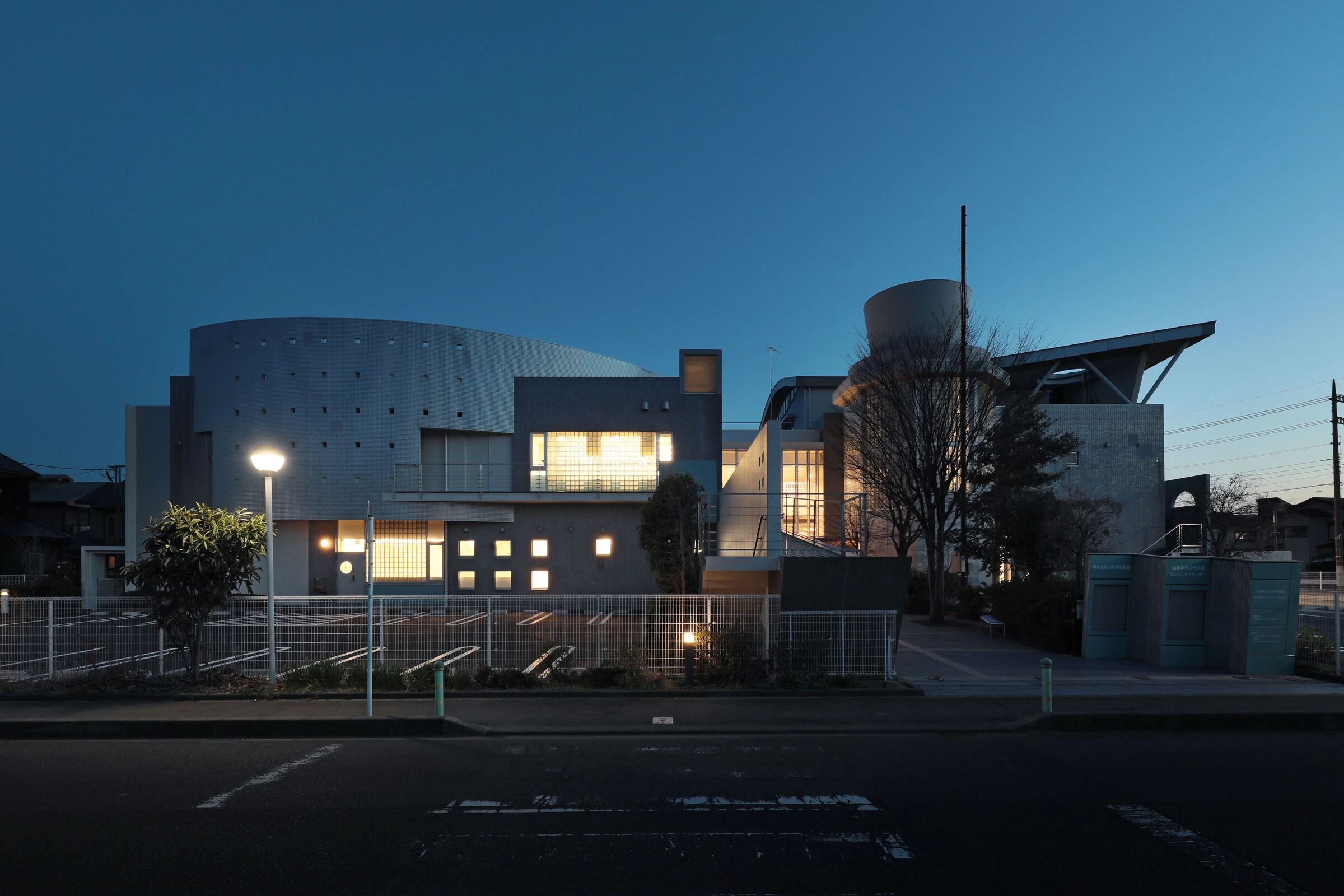 Ebina City Arima Library & Community Center-32