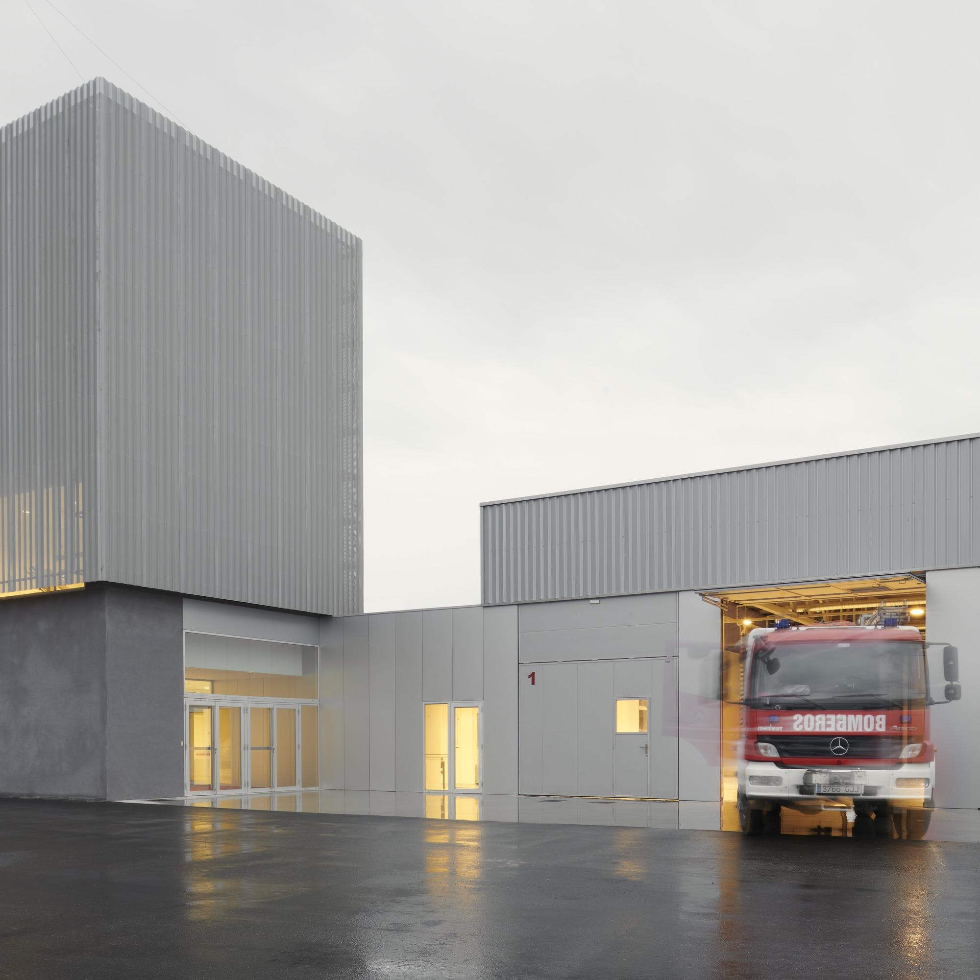 Fire Station No. 4 / IDOM-55