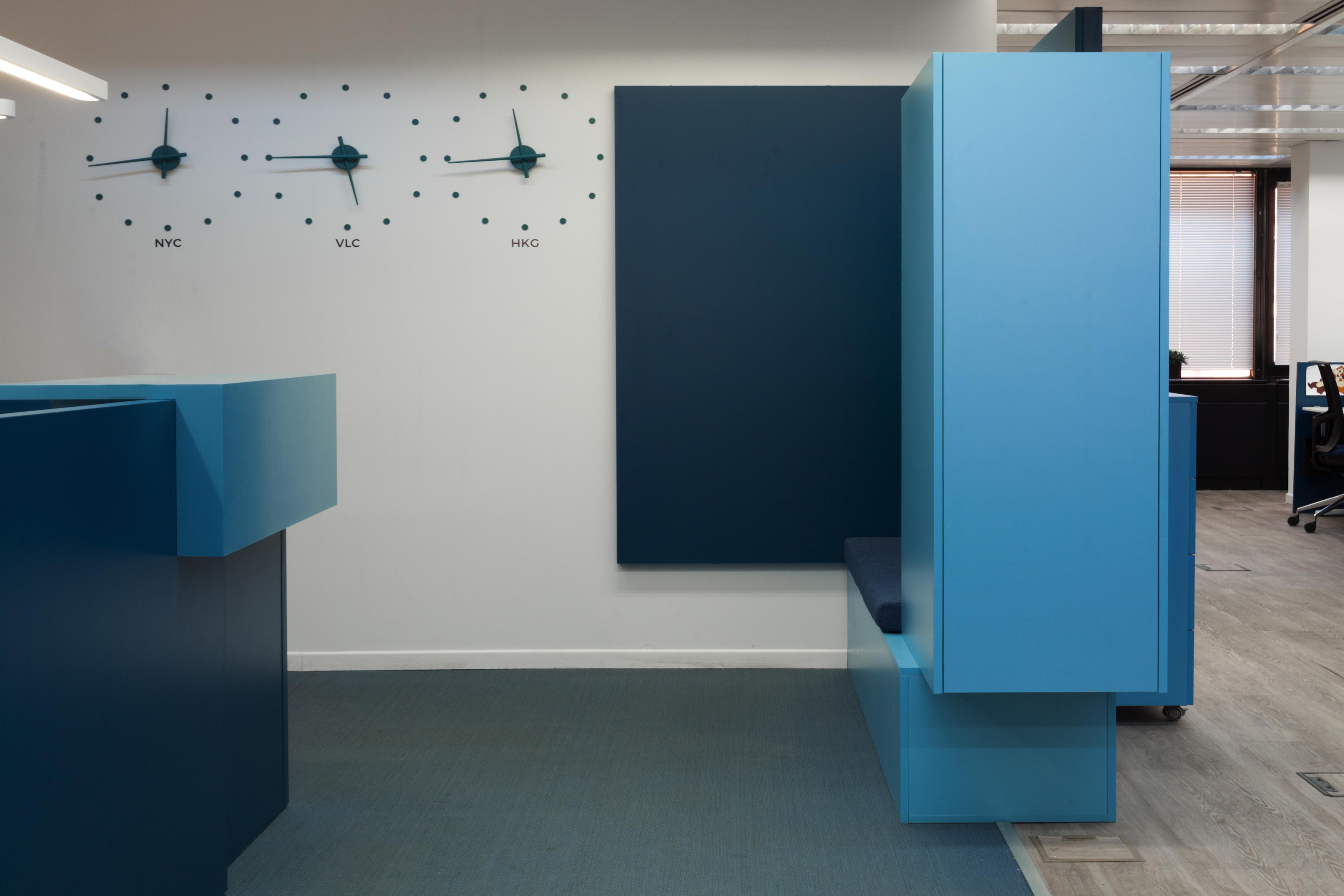 面向 Turia 公园的视野开阔办公空间-28