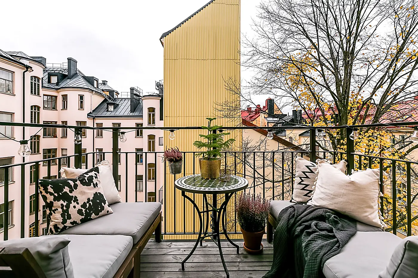 瑞典古典公寓的复古工业蓝灰色设计-19