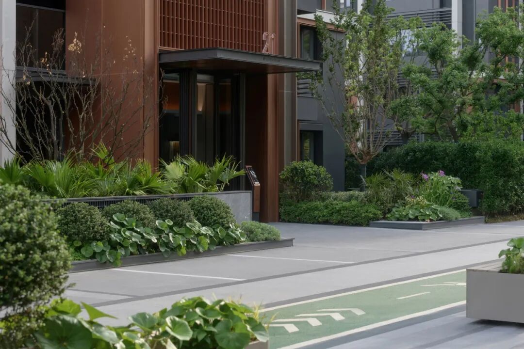 上海金地·虹桥峯汇丨中国上海丨景观设计为上海朗道景观规划设计有限公司等-38