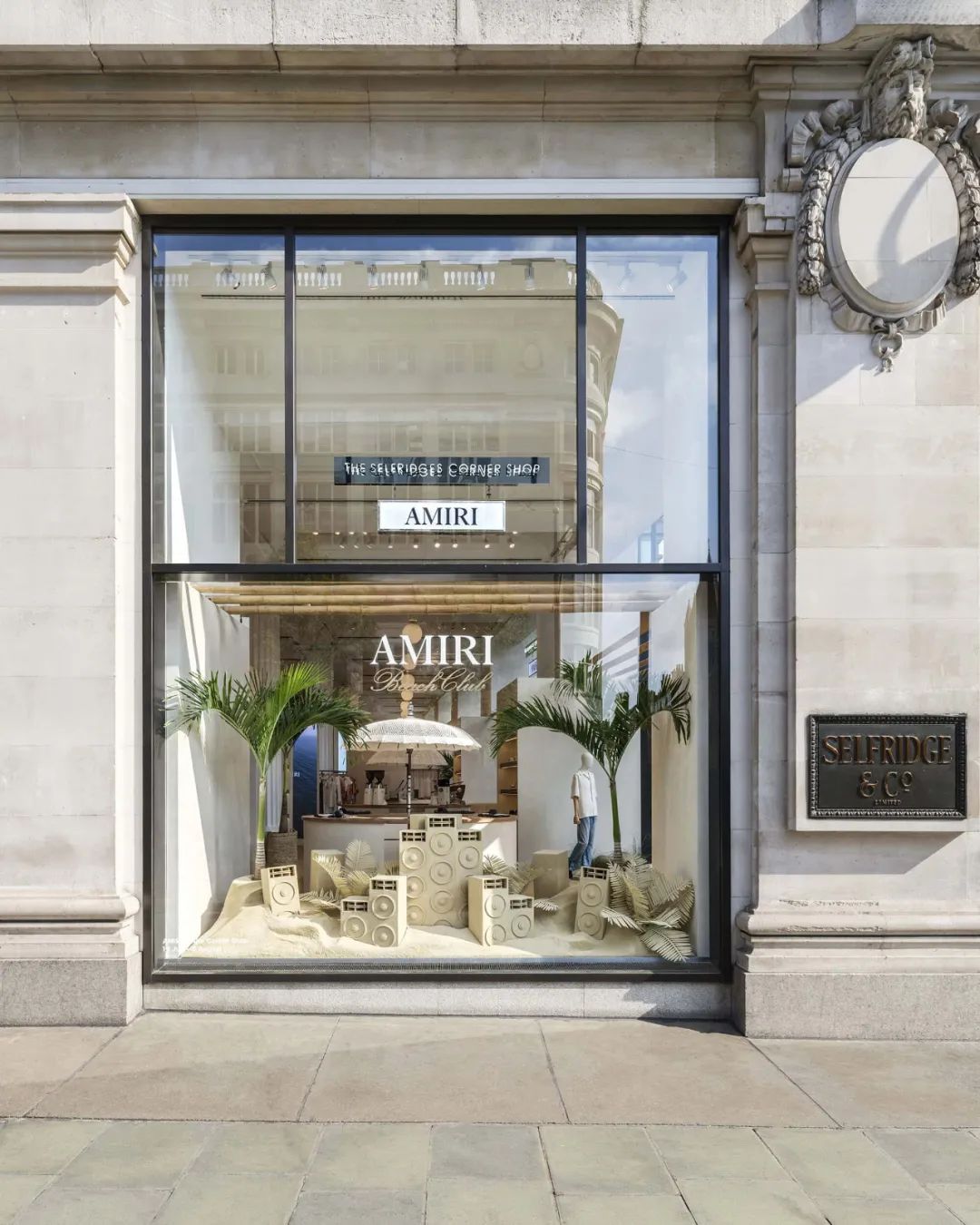 Amiri 海滩俱乐部沉浸式装置展丨英国伦敦丨品牌创始人兼创意总监 Mike Amiri-0