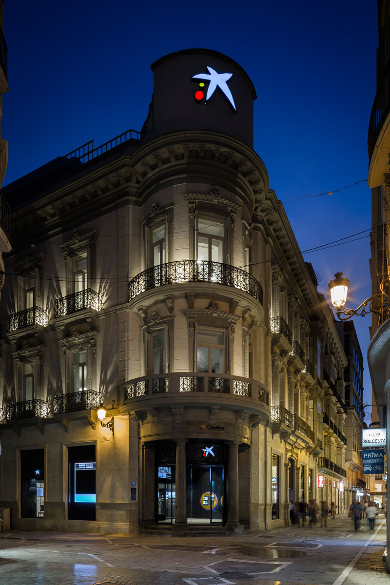 09 22 OFICINAS DE LA CAIXA EN MÁLAGA-1