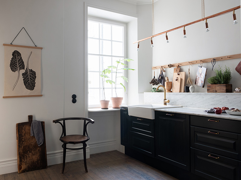 斯德哥尔摩美丽建筑中的优雅蓝白公寓-10