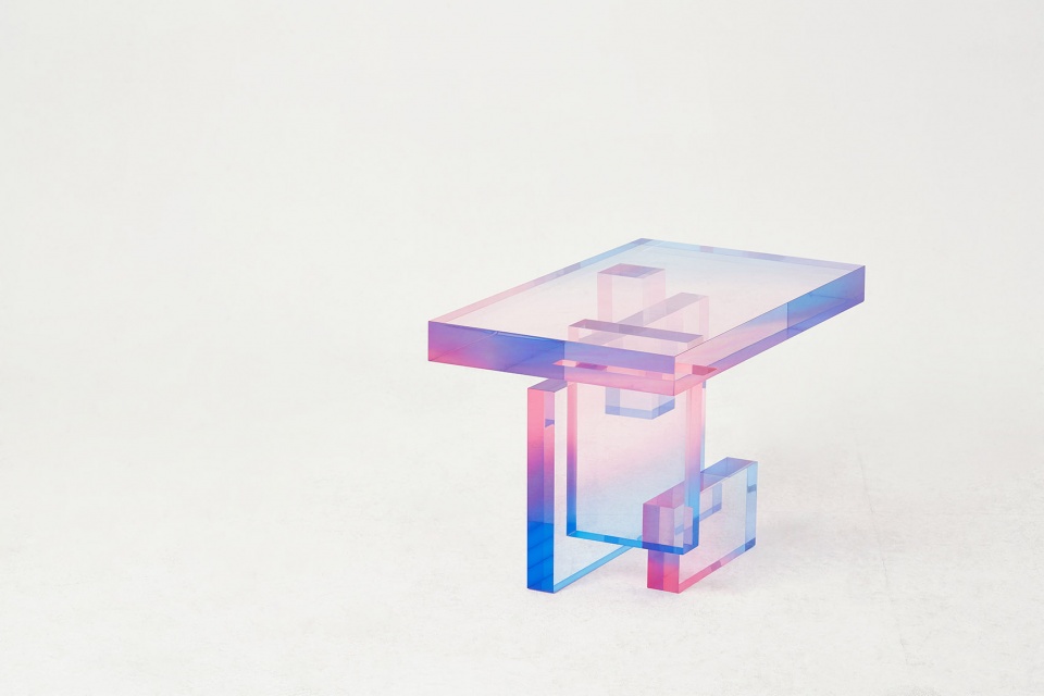 流光异彩的水晶桌设计-18