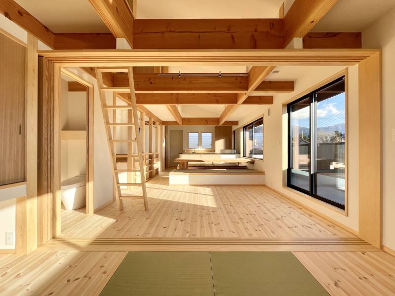 富士山一望！2阶Living的太阳能系统微风自然素材住宅丨探彩工房建築設計事務所-30