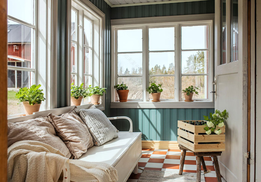 瑞典老夏季度假小屋的现代翻新-5
