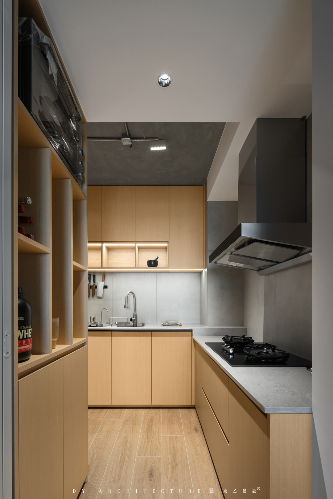 原始粗狂的混凝土裸顶遇上紧凑小三房,这酷酷的松弛感真让人着迷丨中国长沙丨東乙建设-88