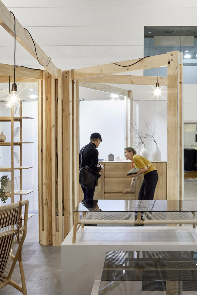 循环展台设计 | Curious Grace 的 360 度家具盛宴-10