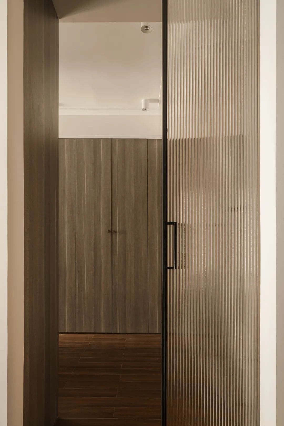 木质线条艺术漆打造度假风精装房丨中国武汉丨武汉梓维空间设计-39