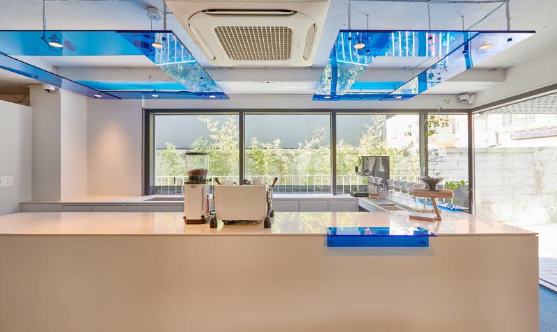 迷你蓝调布鲁克咖啡厅 | 精致室内设计的蓝色魅力-5