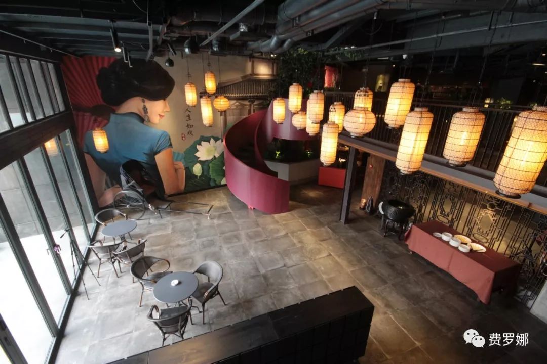 【周六案例放送】把蒙太奇运用至空间，体验一个可以穿越的餐厅——挑食 | 费罗娜水泥砖-9