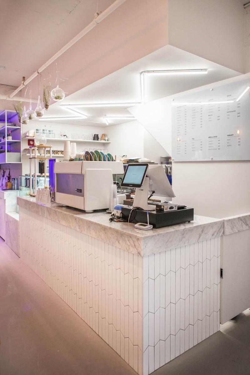 首尔现代简约咖啡厅，8 坪空间打造时尚室内设计-4