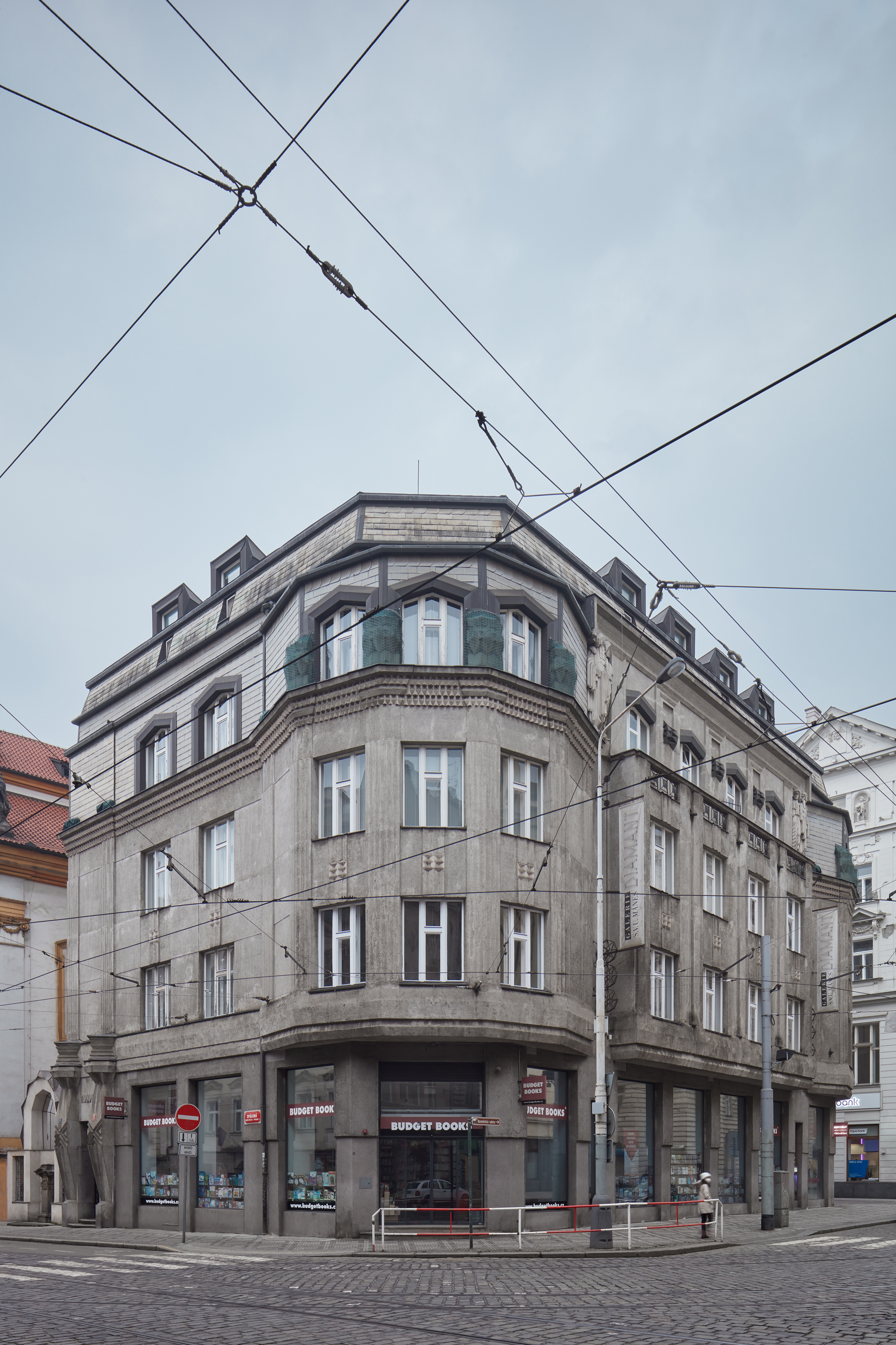 BOMMA Atelier · 水晶灯下的设计对话丨意大利布拉丨Sophie Wannenes-16