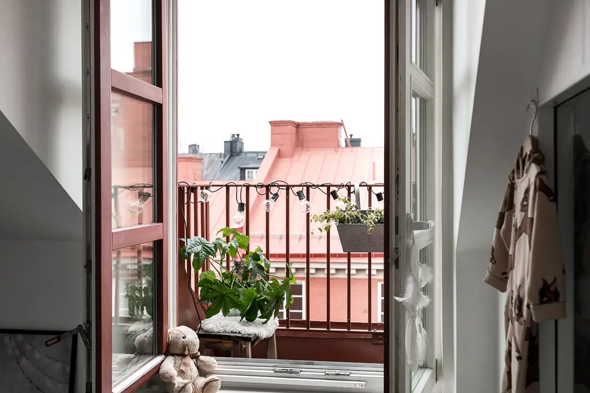 瑞典独特公寓，玻璃 mezzanine 引领设计新潮流-18