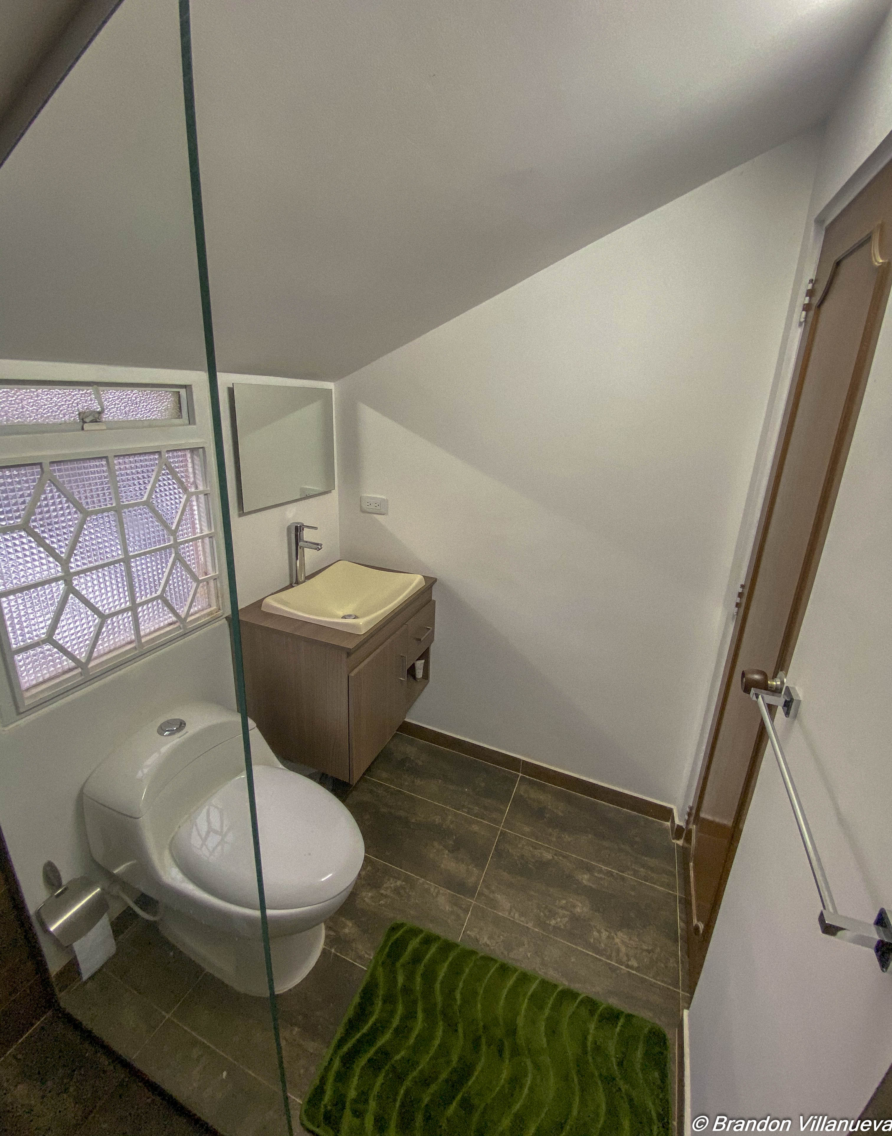 小型浴室翻新丨哥伦比亚丨Brandon Villanueva-19