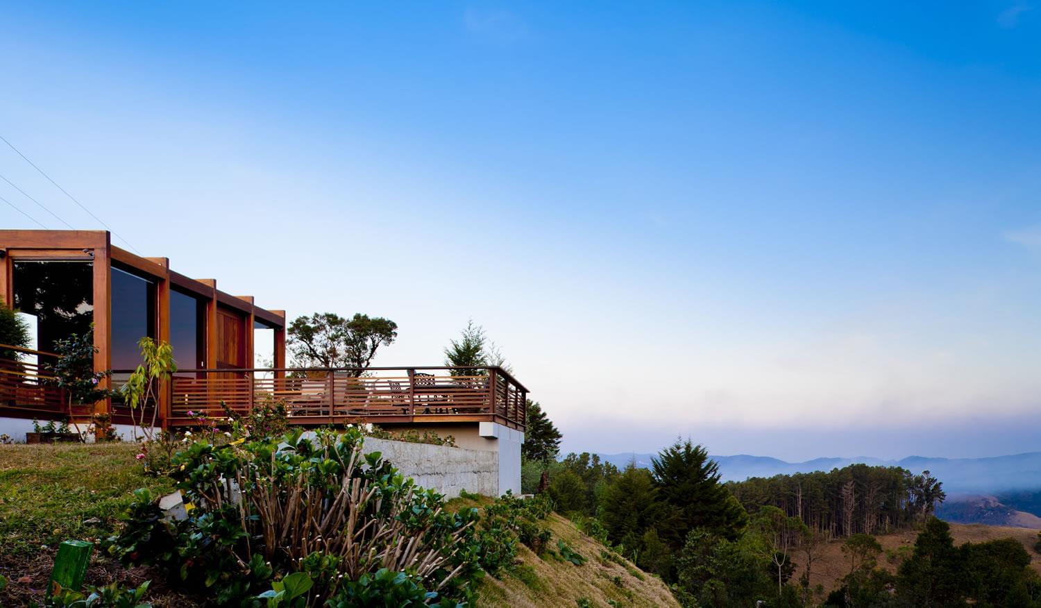 巴西 Campos de Jordão 的透明图书馆咖啡厅-10