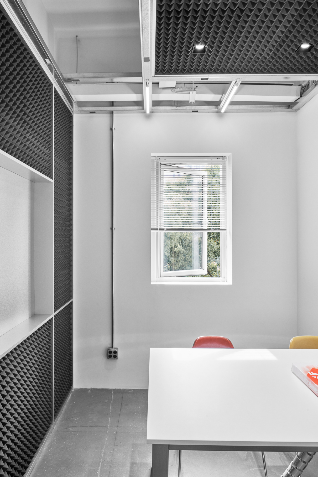 数字媒体集团办公室丨中国上海丨Pronounced Design-17