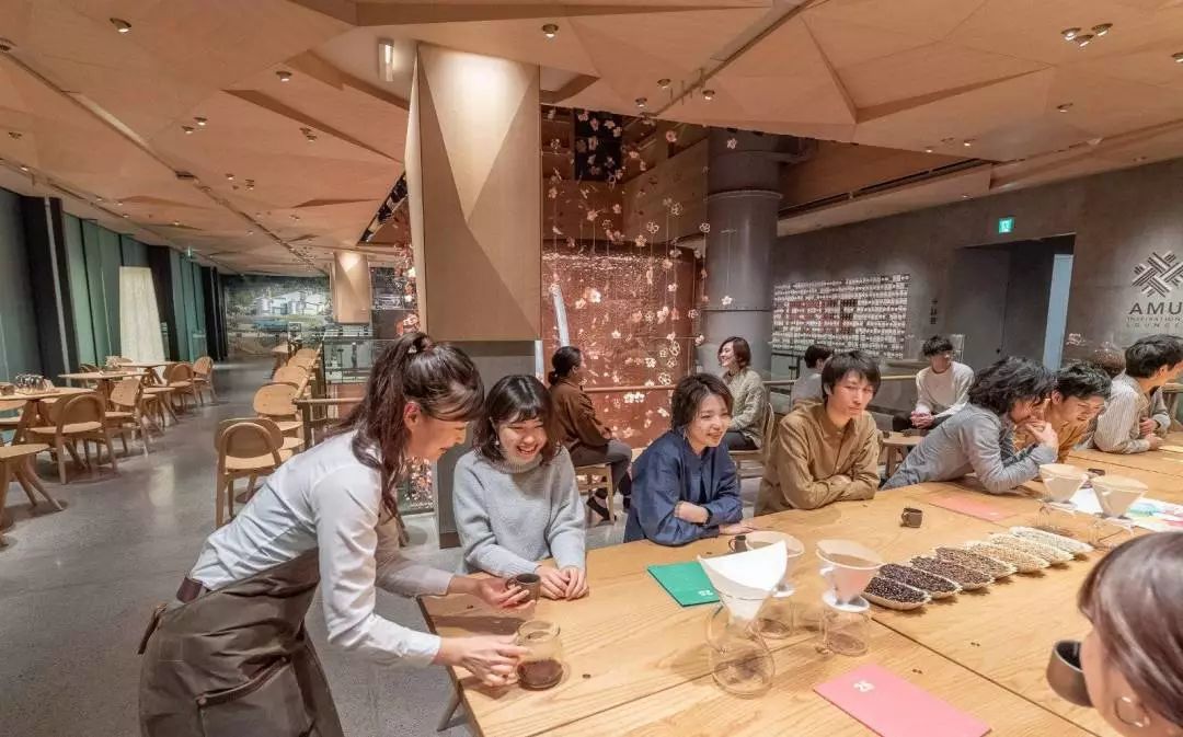 星巴克旗舰店设计大赏 | 隈研吾、刘克成等大师作品-29